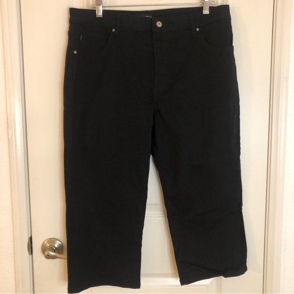 NWOT new Lee Womens Relaxed Fit Mid Rise Size crop black Sz Medium - Picture 5 of 12